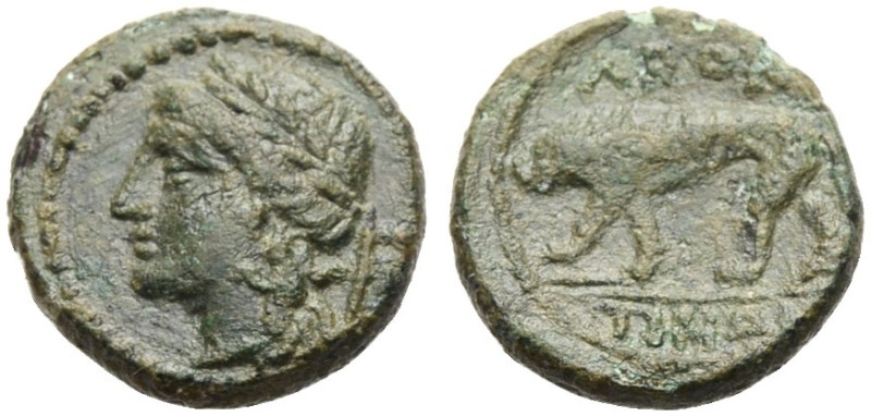 SIZILIEN. LEONTINOI. 
Kleinbronze, nach 214 v. Chr. Kopf des Apollon mit L. n. ...