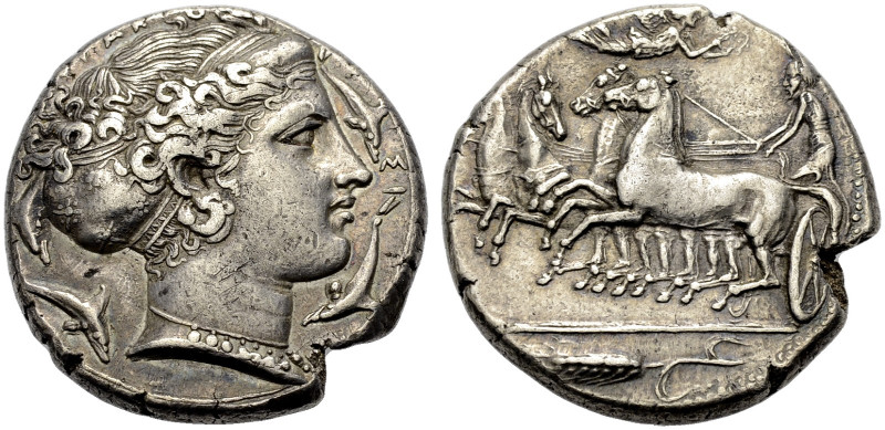 SIZILIEN. SYRAKUS. 
Tetradrachmon, 413-399 v. Chr. Quadriga in Dreiviertelansic...