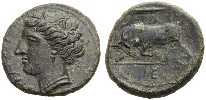 SIZILIEN. SYRAKUS. 
Hieron II., 275-215 v. Chr. Bronze. Kopf der Persephone mit...