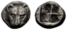 TAURISCHER CHERSONES. PANTIKAPAION. 
Tetartemorion, 480-470 v. Chr. Pantherkopf von vorne. Rv. Quadratum incusum. 0,25 g. MacDonald, Bo. 11,1/8. Klei...