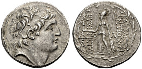 KÖNIGREICH DER SELEUKIDEN. 
Antiochos VII. Sidetes, 139-129 v. Chr. Tetradrachmon, Antiochia. Büste mit Diadem n. r. Rv. BASILEWS / ANTIOCOU- EUER-GE...