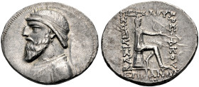 PERSIEN. PARTHER. 
Mithradates II., 123-88 v. Chr. Tetradrachmon, Seleukeia. Büste mit Diadem n.l. Rv. König n.r. sitzend, mit beiden Händen einen Bo...