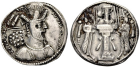 PERSIEN. SASANIDEN. 
Sapur II., 309-379. AR Drachme. Kabul. Drapierte, bärtige Büste mit Globus-/Zinnenkrone n.r., das Haar auf dem Hinterkopf in ein...