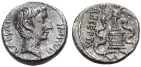 KAISERZEIT. 
Augustus, 27 v. Chr. -14 n. Chr. Quinar, ca. 29-27 v. Chr. Barhäuptige Büste n. r. CAESAR - IMP VII. Rv. (ASIA) - RECEPTA Victoria auf C...