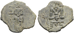 . 
Iustinianus II., 1. Regierung, 685-695. Bronze-Follis, Syrakus. Der Kaiser mit Kreuzkrone frontal stehend, in der Rechten langen Kreuzstab haltend...