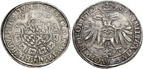 BAYERN, HERZOGTUM, SEIT 1806 KÖNIGREICH. 
ALBERT V., 1550-1579. Guldentaler zu 60 Kreuzer 1572. Quadriertes Wappen mit Vliesordenskette, oben .I57Z. ...