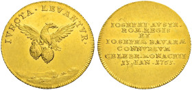 BAYERN, HERZOGTUM, SEIT 1806 KÖNIGREICH. 
MAXIMILIAN III. JOSEPH, 1745-1777. Goldjeton 1765 auf die Vermählung seiner Schwester Josepha mit Joseph II...