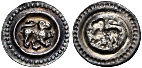 MEMMINGEN, KÖNIGLICHE MÜNZSTÄTTE. 
KONRADIN, 1254-1268, bis RUDOLF VON HABSBURG, 1273-1291. Brakteat. Nach rechts schreitender Löwe mit Adlerkopf. 0,...