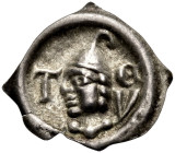 TIENGEN. 
HERREN VON KRENKINGEN. Vierzipfeliger Pfennig nach 1375. Kopf l. mit Spitzhut mit gebogenem Zipfel zwischen T-E/V. Wulstreif. 0,33 g. Grete...