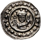 ULM, KÖNIGLICHE MÜNZSTÄTTE. 
FRIEDRICH II., 1215-1250. Brakteat. Königsbüste von vorn mit einem Flügel an der r. Schulter, der r. Arm ist vor der Bru...