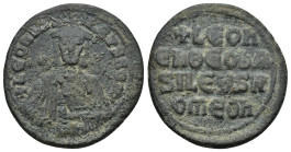 Leo VI 'the Wise' Æ Nummus. Constantinople, AD 886-912. (28mm, 8.23 g ) +LEOҺ bASILEVS ROM, crowned facing bust, holding akakia / +LЄOҺ ЄҺ ΘΕΟ bASILЄV...