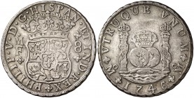 1746. Felipe V. México. MF. 8 reales. (Cal. 799). 26,85 g. Columnario. Error en leyenda: VTRUQUE. Muy rara. MBC/MBC-.