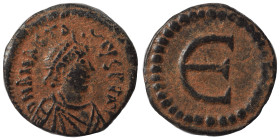 Anastasius I, 491-518. Pentanummium (bronze, 2.50 g, 17 mm), Constantinople. D N ANASTASIVS PP AVG Diademed, draped and cuirassed bust right. Rev. Lar...
