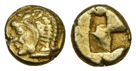 Ionia, Erythrai. EL Hekte, 2.50 g 10.01 mm. Circa 550-500 BC.
Obv: Head of Herakles left, wearing lion skin.
Rev: Quadripartite incuse square.
Ref: SN...