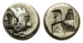 Ionia, Phokaia. EL Hekte, 2.51 g 10.31 mm. Circa 387-326 BC.
Obv: Head of Omphale left, wearing lion skin and with club over shoulder; below, small se...