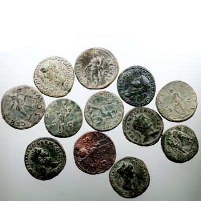 IMPERIO ROMANO LOTES DE CONJUNTO Lote de 12 monedas. AE. Medios bronces del Alto...