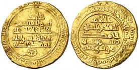 * AH 334. Fatimidas de Egipto y Siria. Al-Qa'im Muhammad. Al-Mahdiya. Dinar. (S.Album 691). 4,15 g. Partes del margen ilegibles, pero ceca y fecha com...