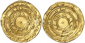 * AH 344. Fatimidas de Egipto y Siria. Al-Mu'izz Abu al-Tamim. Al-Mansuriya. Dinar. (S.Album 697.1) 4,12 g. Agujero tapado, pero leyendas completament...