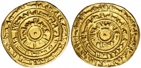 * AH 357. Fatimidas de Egipto y Siria. Al-Mu'izz Abu al-Tamim. Al-Mansuriya. Dinar. (S.Album 697.1) (Mitch. W. of I. 543 sim). 4,14 g. Bella. EBC.