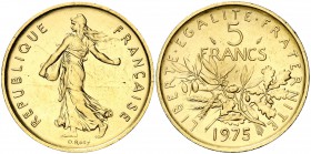 1975. Francia. 5 francos piefort. (Kr. PS32) (Taillar-Arnaud 154P3). 39,84 g. AU. Leves marquitas. Acuñación de 60 ejemplares. Rara. S/C-.