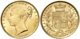 1872. Gran Bretaña. Victoria. 1 libra. (Fr. 387e) (Kr. 736.1). 7,98 g. AU. Tipo "escudo". Bella. Escasa así. EBC+.