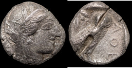 (454-404 BC). AR Tetradrachm. (23mm, 16,45g) Attika. Obv: head of Athena Parthenos. Rev: owl right, olive branch and crescent.