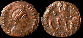 Theodosius I. (392-395 AD). Follis. (20mm, 4,04g) Constantinopolis. Obv: D N THEODOSIVS P F AVG. pearl-diademed and armed bust of Theodosius right. Re...