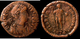 Theodosius I. (392-395 AD). Follis. (20mm, 4,67g) Antioch. Obv: DN THEODOSIVS PF AVG. pearl-diademed bust of Theodosius right. Rev: GLORIA ROMANORVM. ...