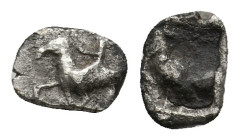 THRACO-MACEDONIA, Uncertain mint. AR Hemiobol.
Obv: Horse walking left.
Rev: Bipartite incuse punch.
cf. CNG Curtis Collection 139 (horse right).
...