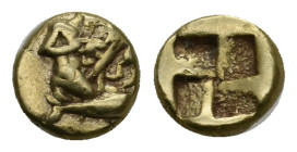 MYSIA, Kyzikos (Circa 550-450 BC). EL Myshemihekte.
Obv: Nude male kneeling right, holding tunny by its tail.
Rev: Quadripartite incuse square.
Von...