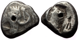 Persia, Achemenid Empire, Uncertain kings. Sardes (ca. 420-350 BC) AR Siglos (Silver, 5.24g, 15mm). 
Obv: Persian king or hero running right, holding ...