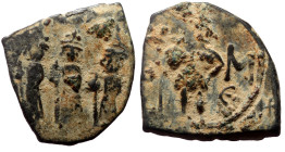 Constans II (641-668) AE follis (Bronze, 23mm, 3.25g) Anepigraphic, Constantinople, 659/60. 
Obv: Constans II standing facing, with long beard, wearin...