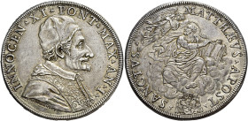 Roma.  

Innocenzo XI (Benedetto Odescalchi), 1676-1689. Piastra anno I, AR 31,94 g. INNOCEN XI PONT MAX AN I Busto a d. con camauro e stola ornata da...
