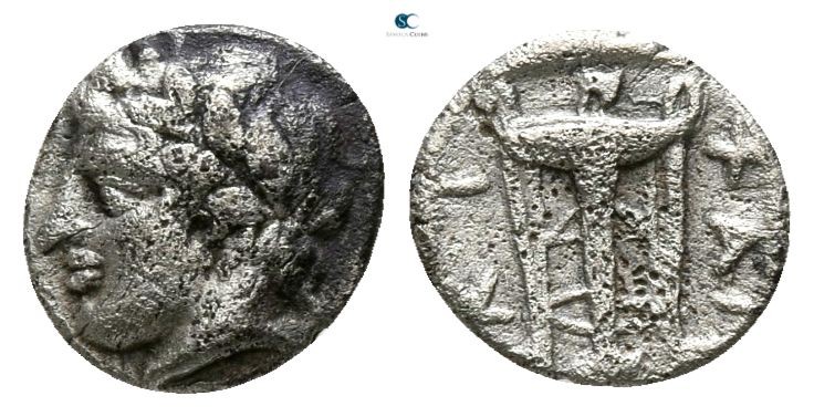 Macedon. Chalkidian League circa 425-420 BC. 
Hemiobol AR

5mm., 0,26g.

La...