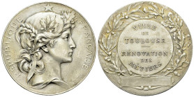 France, Médaille en bronze argenté s.d., Toulouse 

France, Toulouse. Médaille en bronze argenté s.d. (42 mm, 30.86 g), Rénovation des métiers. Par ...
