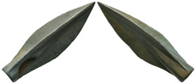 Weight 3.16 gr - Diameter 37 mm Ancient Bronze Arrowhead. SOLD AS SEEN.