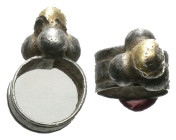 Silver, Weight 0.47 gr - Diameter 9 mm SOLD AS SEEN.