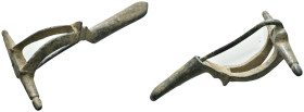 Weight 10.99 gr - Diameter 53 mm
Ancient Bronze Fibula. SOLD AS SEEN.