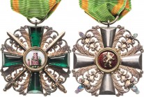 Orden deutscher Länder Baden
Orden vom Zähringer Löwen, Ritterkreuz 2. Klasse mit Schwertern Verliehen 1866-1918. Silber/Silber vergoldet. 38 mm, 21,...