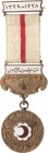 Ausländische Orden und Ehrenzeichen Osmanisches Reich/Türkei
Medaille vom Roten Halbmond Verliehen bis 1914. Bronzene Medaille, teilweise emailliert....
