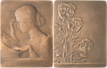 Jugendstil
 Bronzeplakette o.J. (Jeanne Borgeaud) Meditation. Junge Frau beim Lesen eines Buches / Blumen. Randpunze: (Füllhorn) BRONZE. 63,5 50 mm, ...