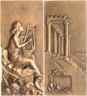 Jugendstil
 Bronzeplakette 1900 (Montagny?) Auf einem Felsen sitzende weibliche Gestalt mit Lyra / Antiker Tempel, darunter leere Tafel. Randpunze: (...