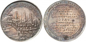 Habsburg
Leopold I. 1657-1705 Silbermedaille 1686 (C. Vinck und J. Kittel) Auf die Einnahme von Ofen/Buda. Stadtansicht von Ofen / 11 Zeilen Schrift....