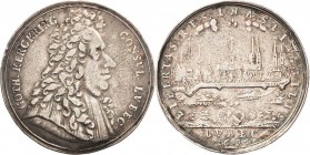 Lübeck-Stadt
 Silbermedaille 1694 (unsigniert) Auf den Bürgermeister Gotthard Kirchring. Brustbild des Bürgermeisters nach rechts / Ostansicht der St...