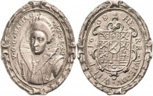 Quedlinburg-Abtei
Maria von Sachsen-Weimar 1601-1610 Hochovale Silberhohlgussmedaille 1608. Gnadenpfennig. Das Brustbild der Äbtissin mit hoher Halsk...