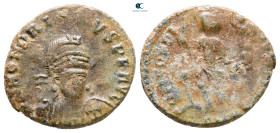 Honorius AD 393-423. Constantinople. Follis Æ
