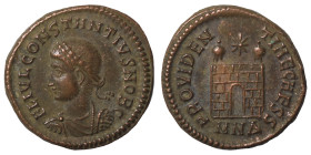 Follis Æ
Constantius II (337-361), Nicomedia, FL IVL CONSTANTIVS NOB C, laureated, draped and cuirassed bust to left / PROVIDENTIAE CAESS Camp gate w...