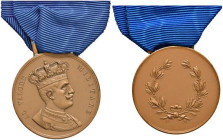 Vittorio Emanuele III (1900-1946) Medaglia Al valore militare -AE (g 16,20 - 33 mm) Riconio. Con nastrino
SPL
