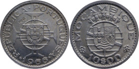 PROVA and Rehearsal
10 Escudos Moçambique 1966
"PROVA" Incusa
AG: E7.07 5,00g
Extremely Fine

Provas e Ensaios
10 Escudos Moçambique 1966
"PRO...