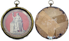 Vignette cartonnée polychrome sous verre représentant la Liberté (circa 1793) (80 mm). Manque mineur de couleur en bordure.